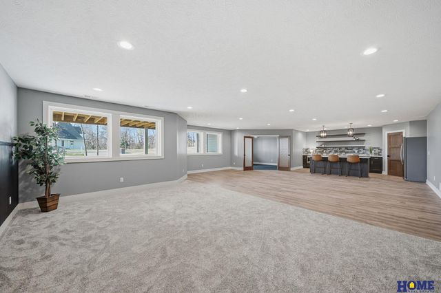 6326 Carveth Court, Lincoln, NE 68516