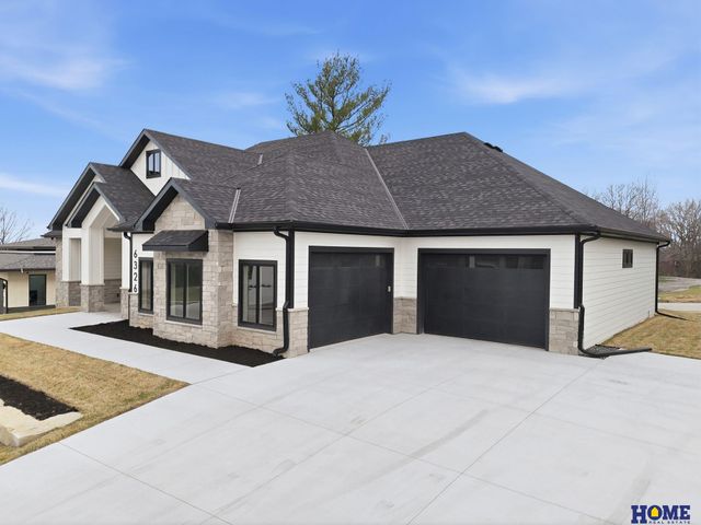 6326 Carveth Court, Lincoln, NE 68516