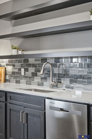 6326 Carveth Court, Lincoln, NE 68516