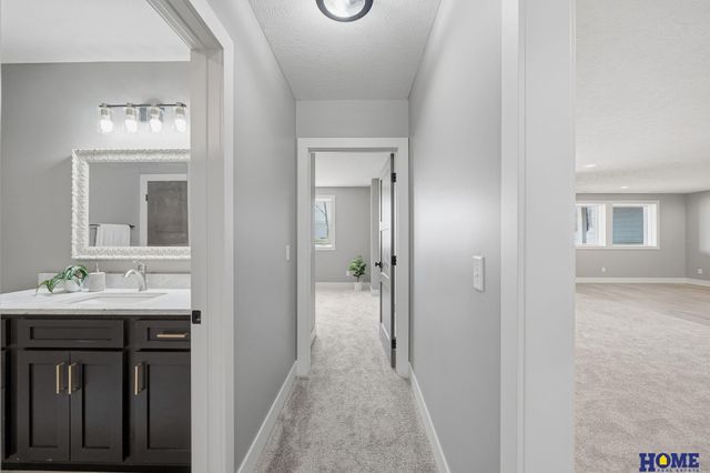 6326 Carveth Court, Lincoln, NE 68516