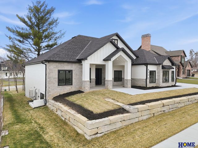 6326 Carveth Court, Lincoln, NE 68516