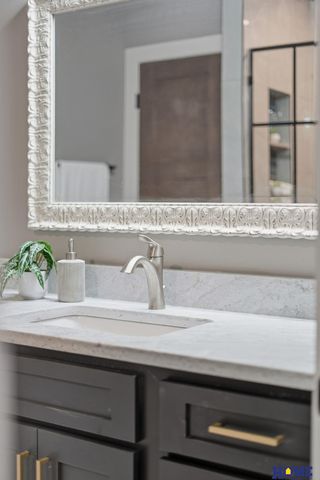 6326 Carveth Court, Lincoln, NE 68516