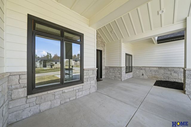 6326 Carveth Court, Lincoln, NE 68516