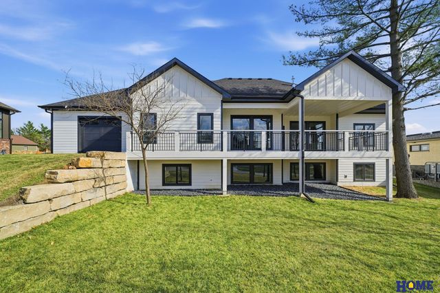 6326 Carveth Court, Lincoln, NE 68516