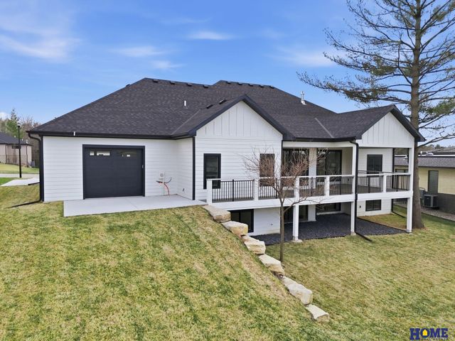 6326 Carveth Court, Lincoln, NE 68516