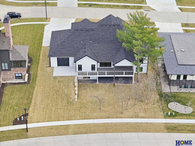6326 Carveth Court, Lincoln, NE 68516