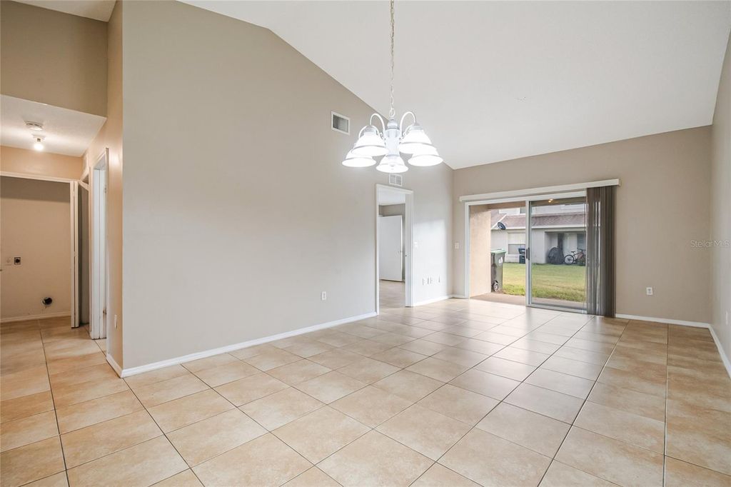 Image 12 of property listing at 14557 LAGUNA BEACH CIRCLE, Orlando, FL 32824