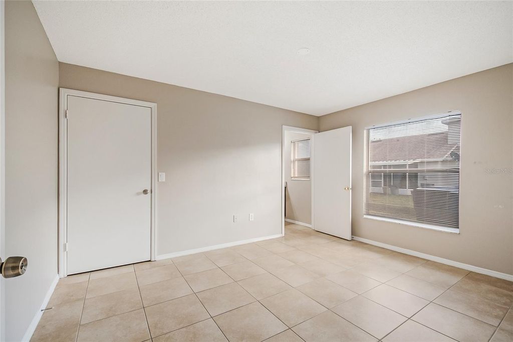 Image 14 of property listing at 14557 LAGUNA BEACH CIRCLE, Orlando, FL 32824