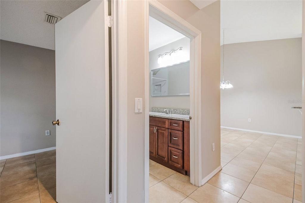 Image 21 of property listing at 14557 LAGUNA BEACH CIRCLE, Orlando, FL 32824