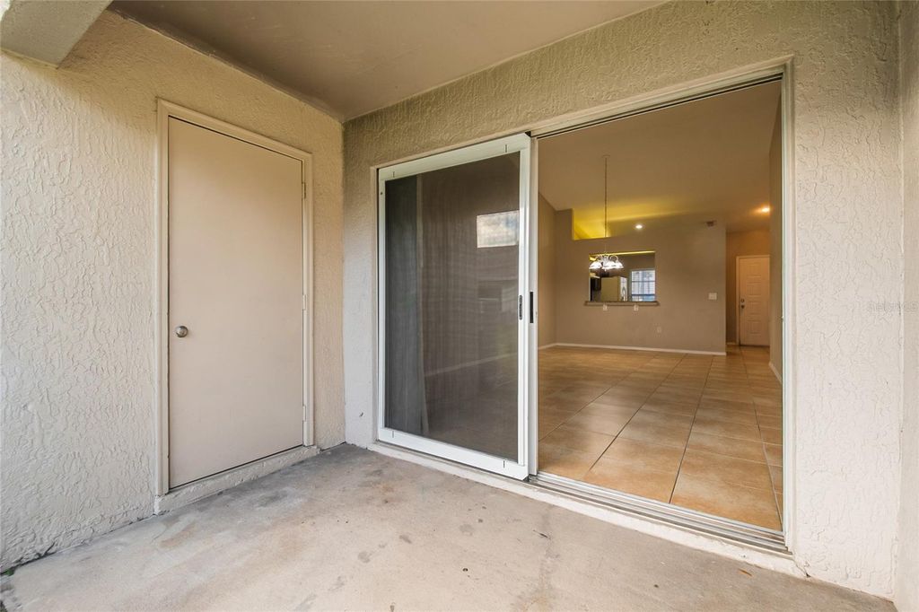 Image 24 of property listing at 14557 LAGUNA BEACH CIRCLE, Orlando, FL 32824