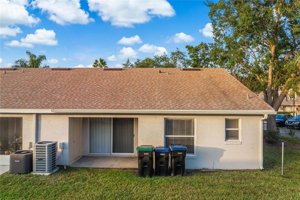 Image 25 of property listing at 14557 LAGUNA BEACH CIRCLE, Orlando, FL 32824