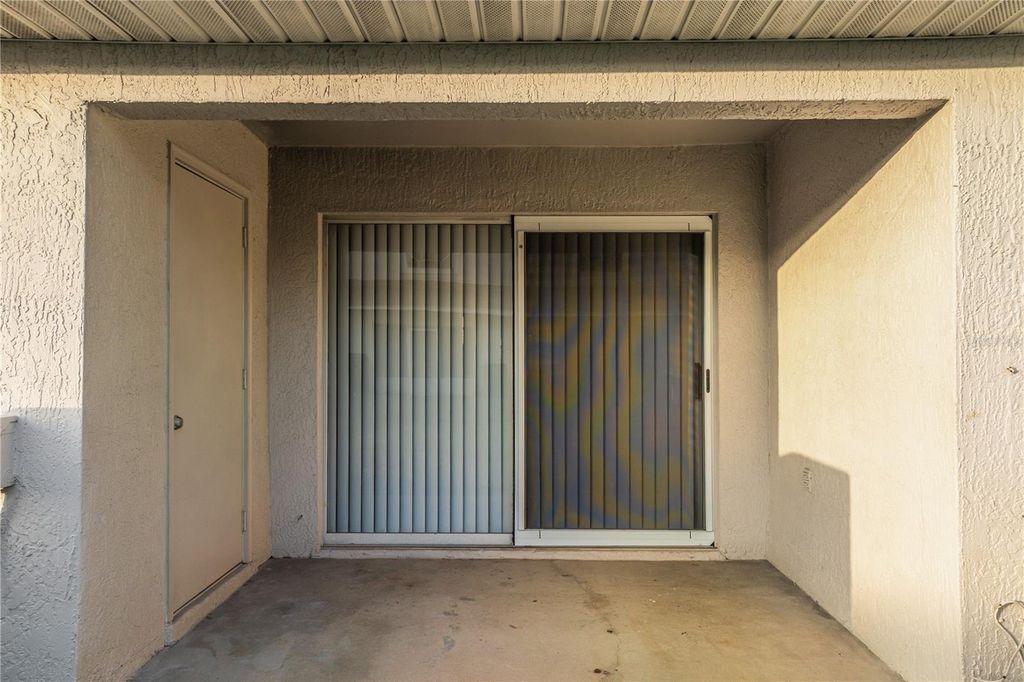 Image 26 of property listing at 14557 LAGUNA BEACH CIRCLE, Orlando, FL 32824