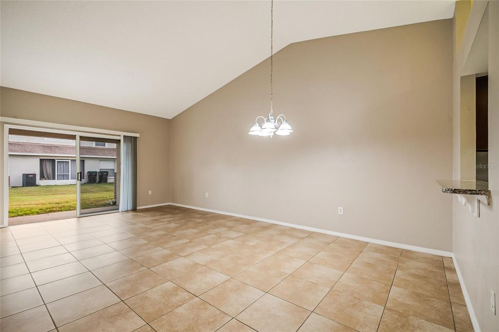 Image 5 of property listing at 14557 LAGUNA BEACH CIRCLE, Orlando, FL 32824