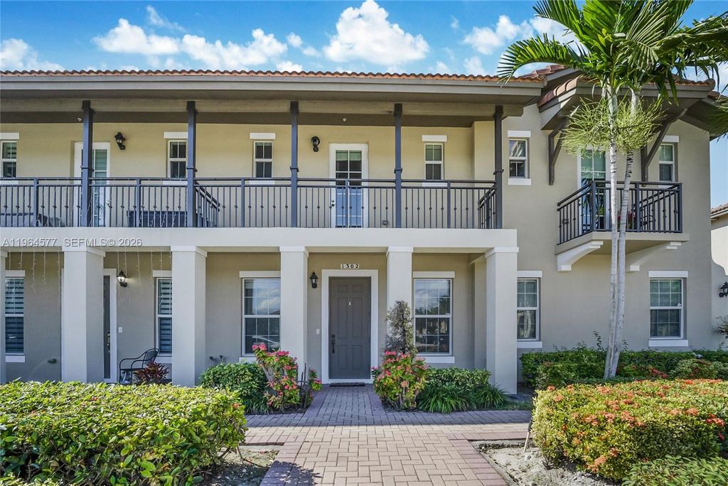 1302 SW 147th Ter, Pembroke Pines, FL 33027