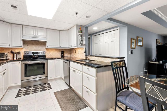 8204 CENTENNIAL STA, Warminster, PA 18974