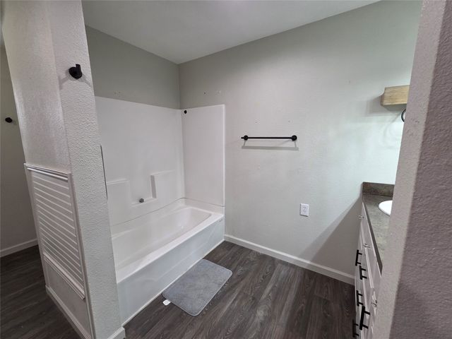 484 County Road 1206, Savoy, TX 75479