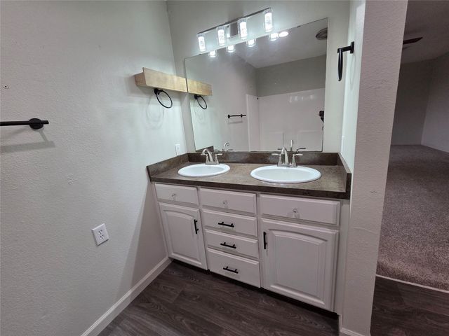 484 County Road 1206, Savoy, TX 75479