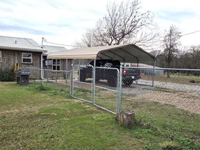484 County Road 1206, Savoy, TX 75479
