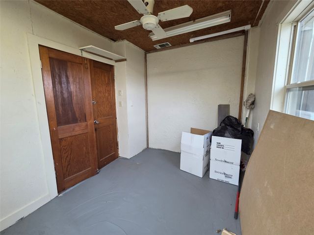 484 County Road 1206, Savoy, TX 75479