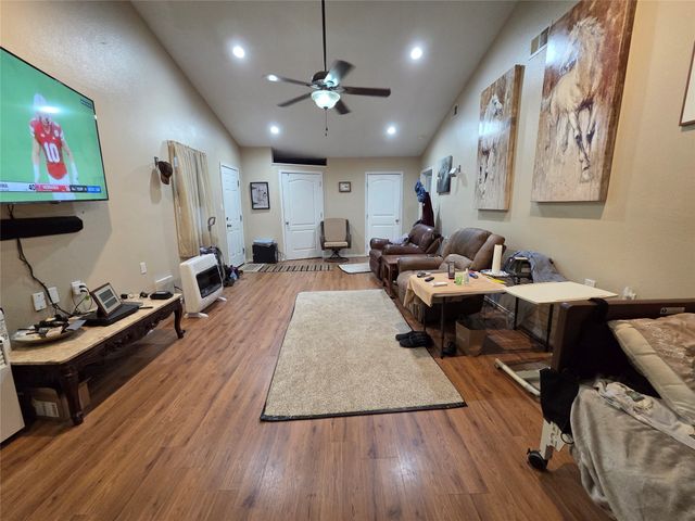 484 County Road 1206, Savoy, TX 75479