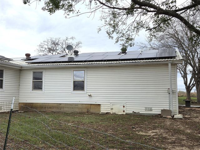 484 County Road 1206, Savoy, TX 75479