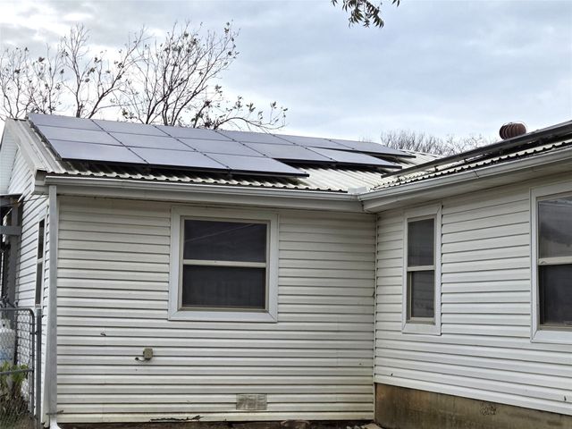 484 County Road 1206, Savoy, TX 75479