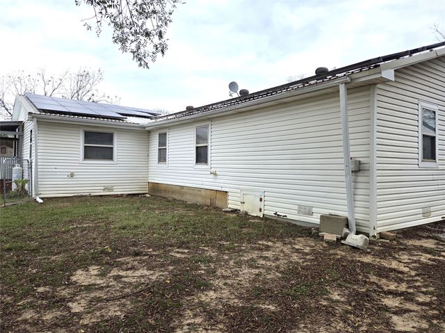 484 County Road 1206, Savoy, TX 75479
