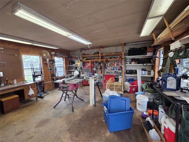 484 County Road 1206, Savoy, TX 75479