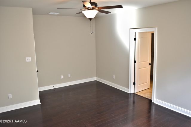 421 Berg Court, Youngsville, LA 70592