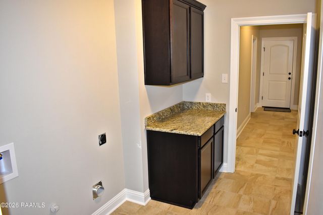 421 Berg Court, Youngsville, LA 70592