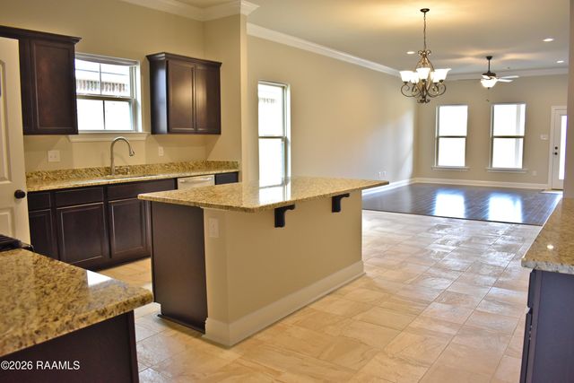 421 Berg Court, Youngsville, LA 70592