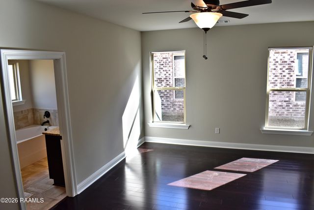 421 Berg Court, Youngsville, LA 70592