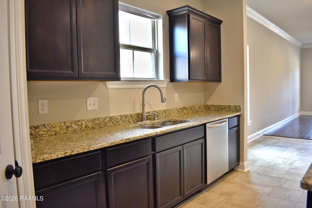 421 Berg Court, Youngsville, LA 70592