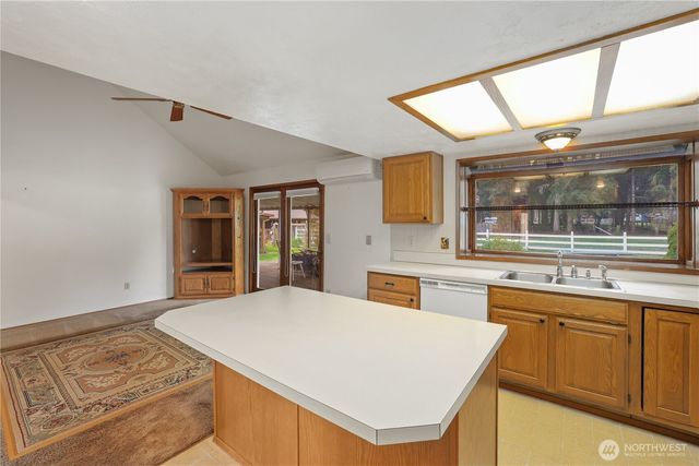 141 E Deer Creek Road, Shelton, WA 98584