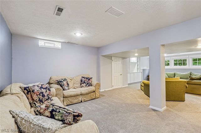 10392 Andover Drive, Twinsburg, OH 44087