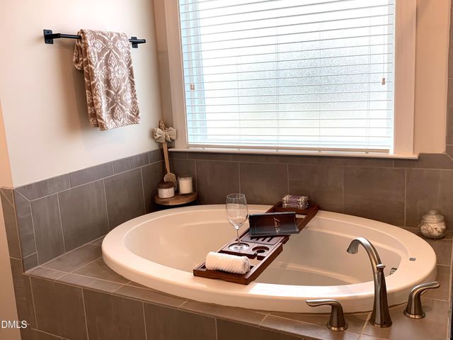 549 Kings Glen Way, Wake Forest, NC 27587