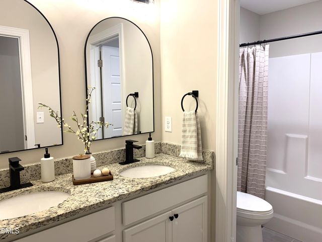549 Kings Glen Way, Wake Forest, NC 27587