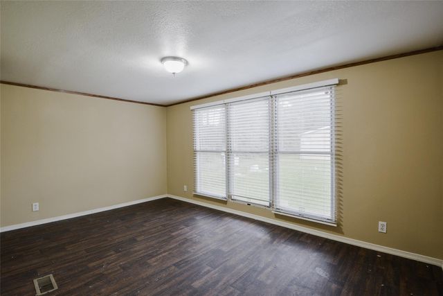 132 Birchwood Drive, Huffman, TX 77336