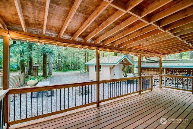 20 1 Goldrush Road, Deming, WA 98244
