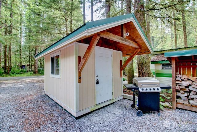 20 1 Goldrush Road, Deming, WA 98244
