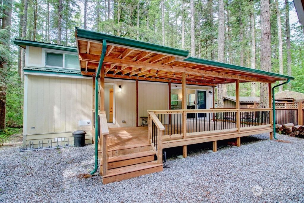 20 1 Goldrush Road, Deming, WA 98244