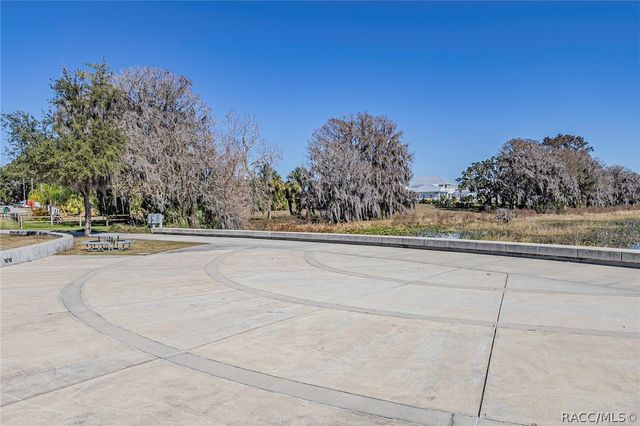 824 S Apopka Avenue, Inverness, FL 34452