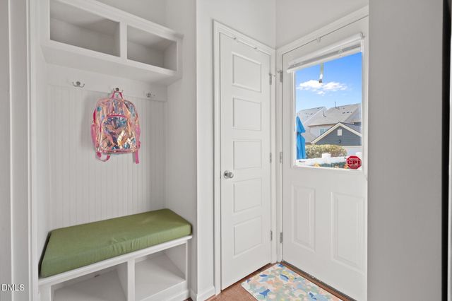 964 Ambergate Station, Apex, NC 27502