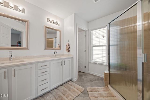 964 Ambergate Station, Apex, NC 27502