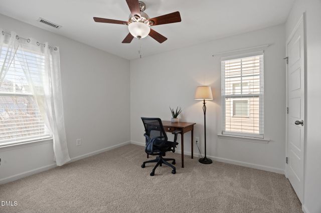 964 Ambergate Station, Apex, NC 27502