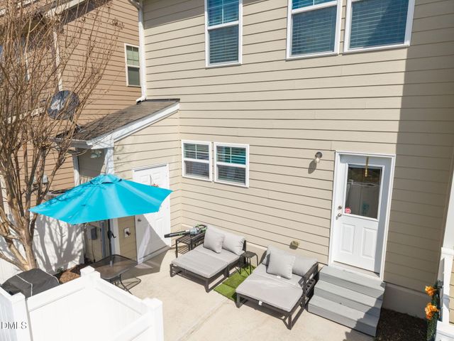 964 Ambergate Station, Apex, NC 27502