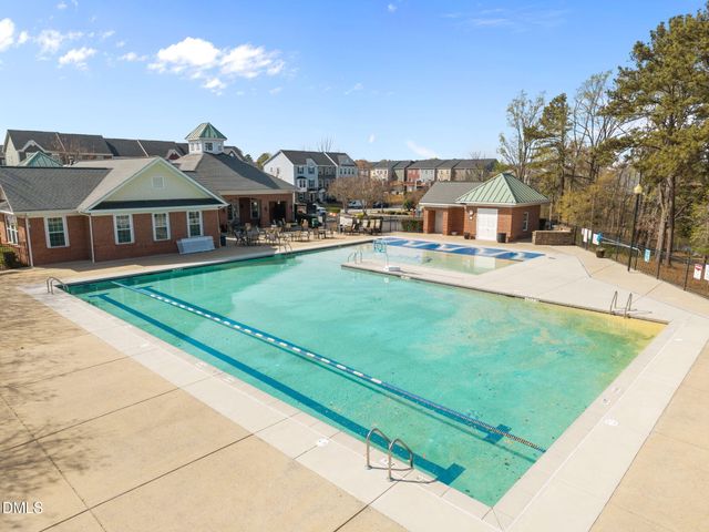 964 Ambergate Station, Apex, NC 27502