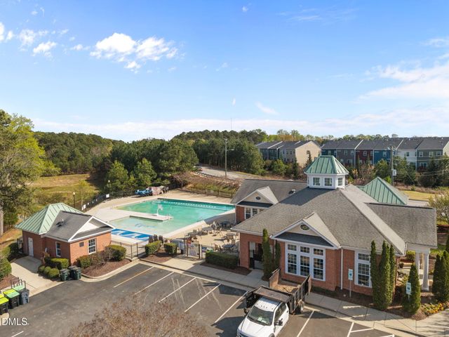 964 Ambergate Station, Apex, NC 27502