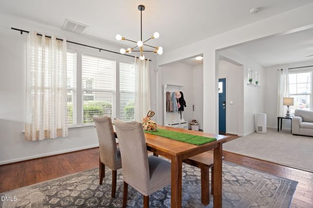 964 Ambergate Station, Apex, NC 27502