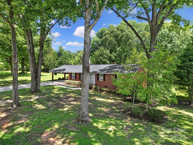 967 Hilldale Drive, Lancaster, SC 29720
